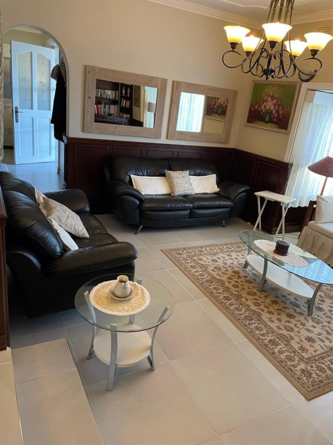 לה מרסי Eden Rose Manor B&B מראה חיצוני תמונה