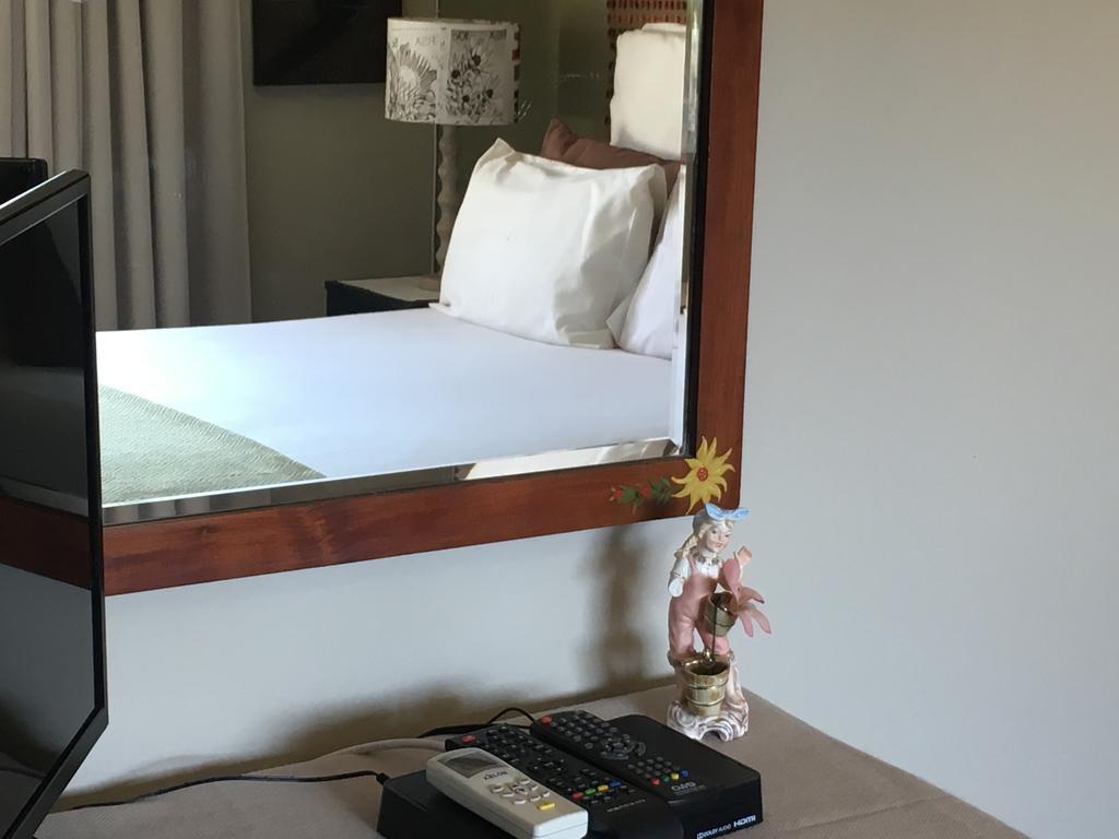 לה מרסי Eden Rose Manor B&B מראה חיצוני תמונה